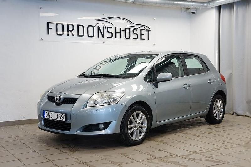 Begagnad Toyota Auris 132 HK (97 kW) 2009 Grå Halvkombi