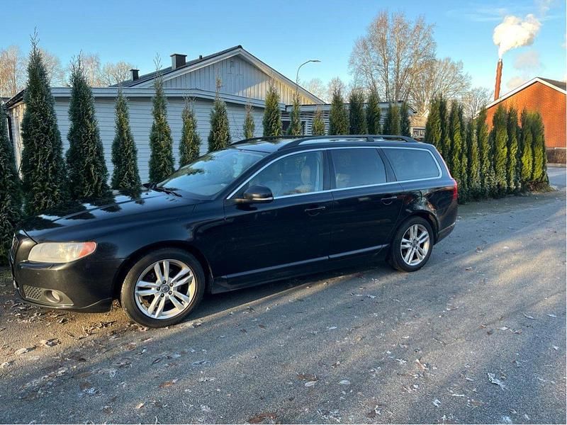 Svart Begagnad 2013 Volvo V70 Momentum Kombi | 67 000 kr (Bra pris) - Bild 1/4