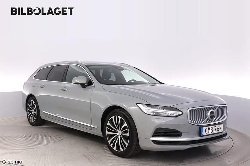 Grå Begagnad 2023 Volvo V90 Core Kombi | 389 800 kr (Lite dyr) - Bild 1/4