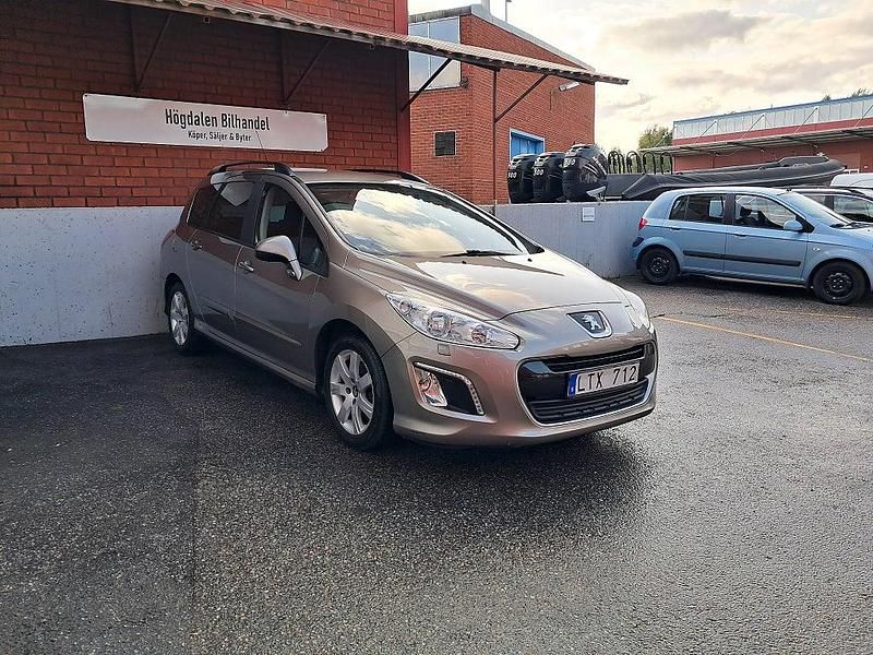 Begagnad Peugeot 308 SW 112 HK (82 kW) 2011 Grå Kombi