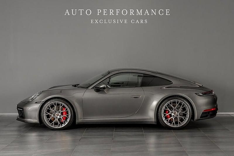 Begagnad Porsche 911 Carrera 4S 450 HK (330 kW) 2020 Grå Sportkupé