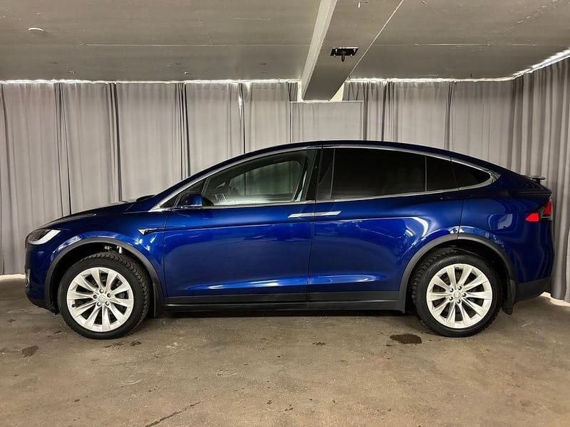 Begagnad Tesla Model X 230 kW (313 HK) 2016 Blå SUV