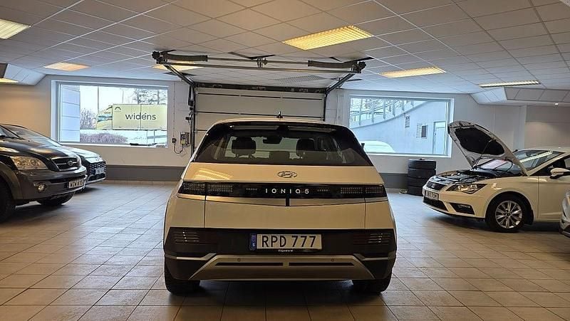 Begagnad Hyundai Ioniq 5 Essential 2023 Vit SUV