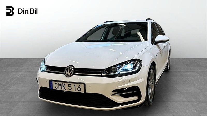 Vit Begagnad 2018 VW Golf VII R-line Plus Kombi | 229 900 kr (Lite dyr) - Bild 1/4
