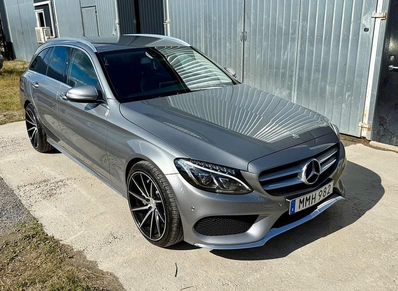Silver Begagnad 2015 Mercedes C250 AMG Kombi | 184 900 kr (Marknadspris) - Bild 1/4