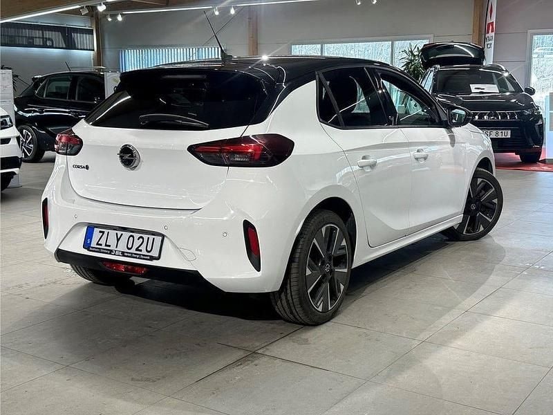 Begagnad Opel Corsa-e Design Edition 100 kW (136 HK) 2021 Vit Halvkombi