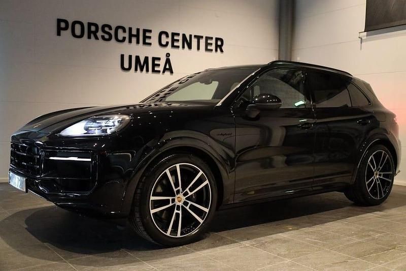 Begagnad Porsche Cayenne 469 HK (344 kW) 2025 Svart SUV