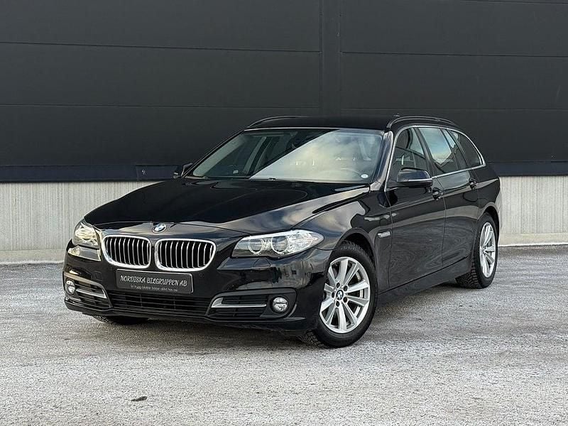 Svart Begagnad 2016 BMW 520 Kombi | 189 800 kr (Bra pris) - Bild 1/4