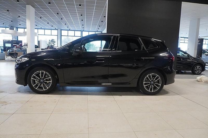 Begagnad BMW 225 M Sport 136 HK (100 kW) 2024 Svart Kombi