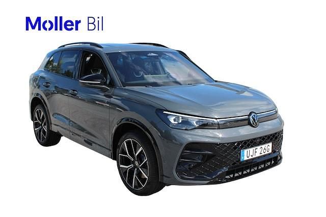 Mörkgrå (dolphin grey metallic) Ny 2025 VW Tiguan R-line SUV | 618 900 kr (Lite dyr) - Bild 1/4