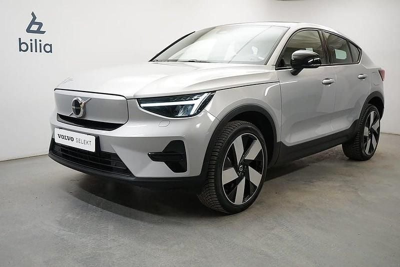 Silver Begagnad 2022 Volvo C40 Core SUV | 349 900 kr (Marknadspris) - Bild 1/4