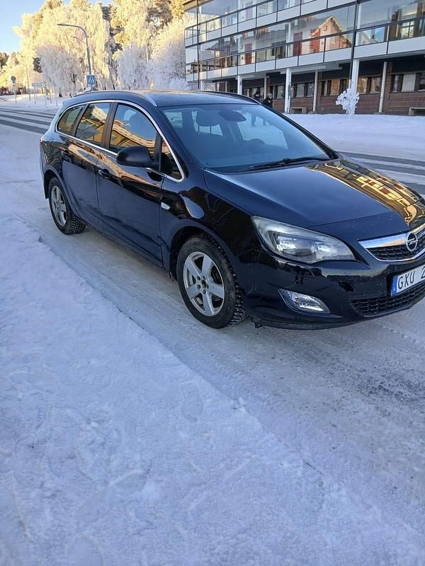Begagnad 2011 Opel Astra Kombi | 29 000 kr (Marknadspris) - Bild 1/4