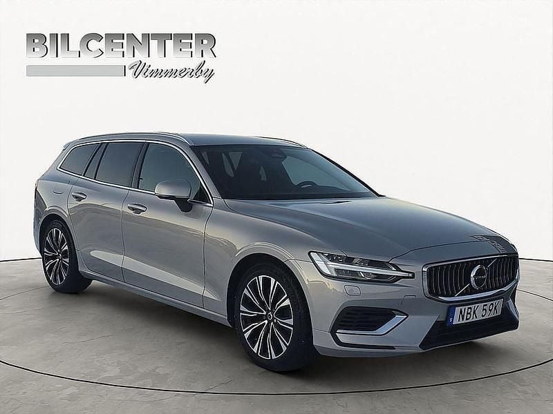 Silver Begagnad 2022 Volvo V60 Core Kombi | 399 500 kr (Marknadspris) - Bild 1/4
