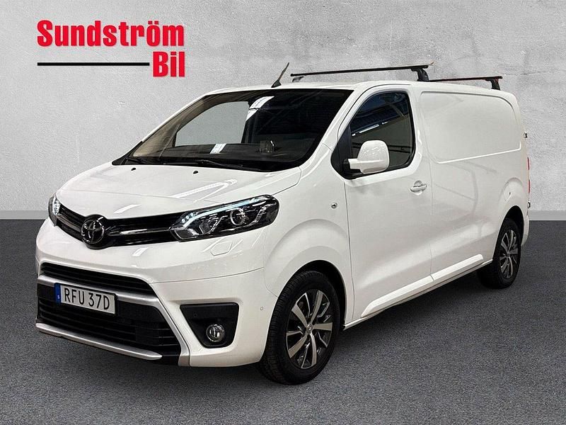 Vit Begagnad 2021 Toyota Proace Van | 249 900 kr (Bra pris) - Bild 1/3