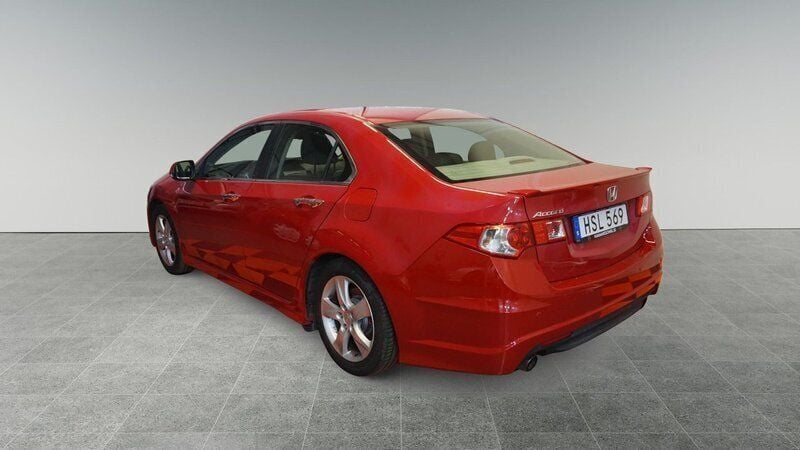 Begagnad Honda Accord Executive 202 HK (148 kW) 2009 Röd Sedan