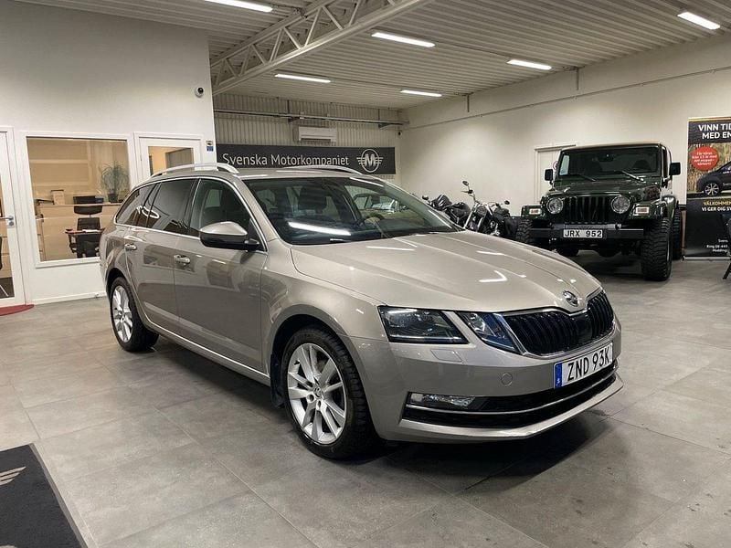 Ljusbrun Begagnad 2019 Skoda Octavia Style Kombi | 154 900 kr (Bra pris) - Bild 1/4