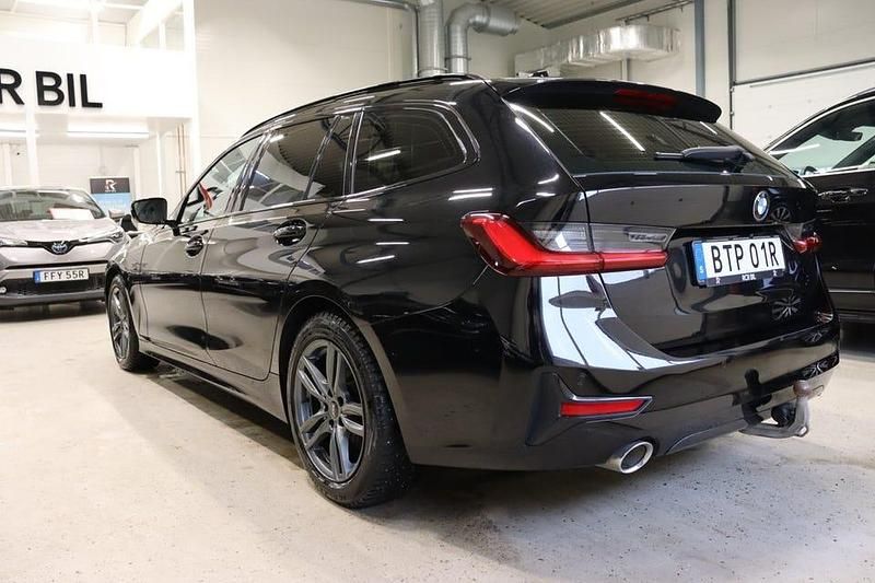Begagnad BMW 320 Sport Line 190 HK (139 kW) 2021 Svart Kombi