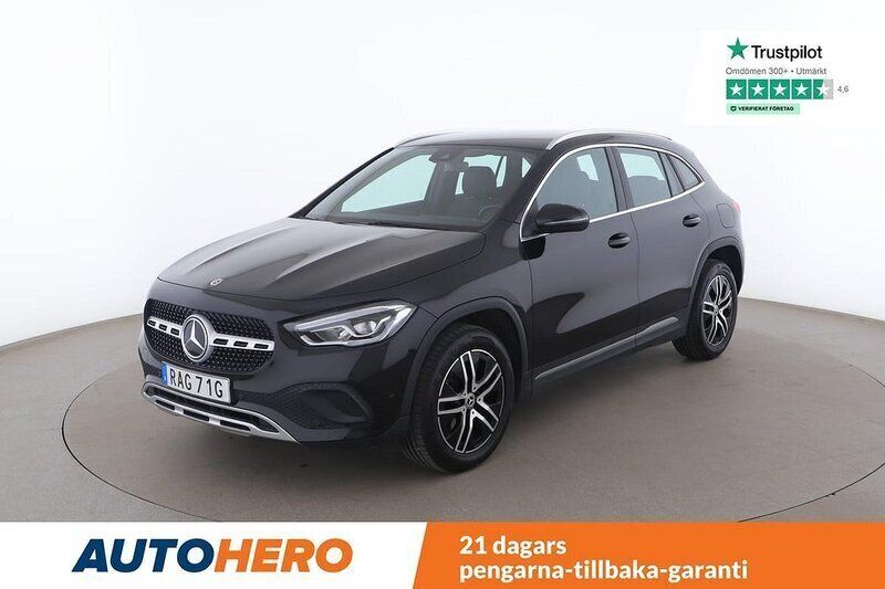 Svart Begagnad 2023 Mercedes GLA200 SUV | 383 000 kr (Marknadspris) - Bild 1/4