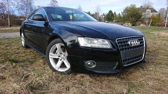 Svart Begagnad 2008 Audi A5 Comfort Sportkupé | 74 000 kr (Marknadspris) - Bild 1/4