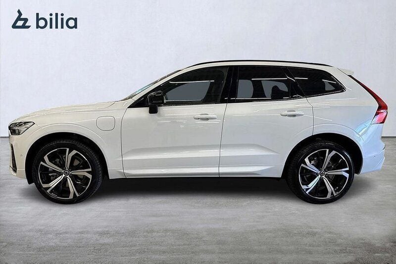 Vit Begagnad 2025 Volvo XC60 Plus SUV | 599 900 kr (Marknadspris) - Bild 1/2