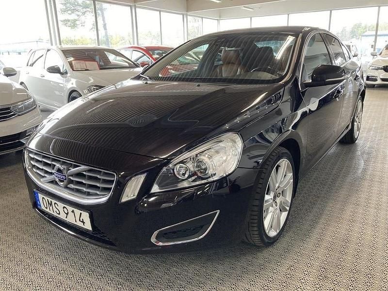 Svart Begagnad 2011 Volvo S60 Summum Sedan | 109 900 kr (Marknadspris) - Bild 1/4