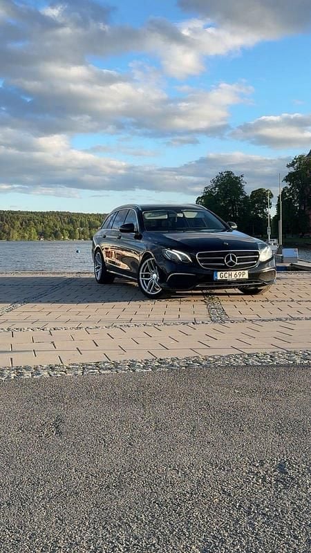 Begagnad Mercedes E220 163 HK (119 kW) 2020