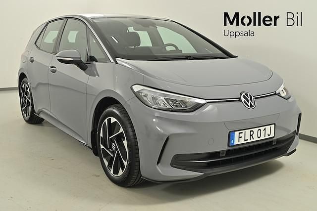 Grå (moonstone grey) Begagnad 2024 VW ID.3 Pro Halvkombi | 365 500 kr (Lite dyr) - Bild 1/4
