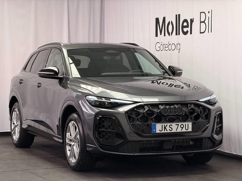 Ny Audi Q5 S-Line 367 HK (269 kW) 2025 Daytonagrå pärleffekt SUV