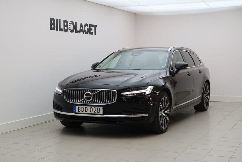 Svart Begagnad 2022 Volvo V90 Plus Kombi | 418 500 kr (Marknadspris) - Bild 1/4