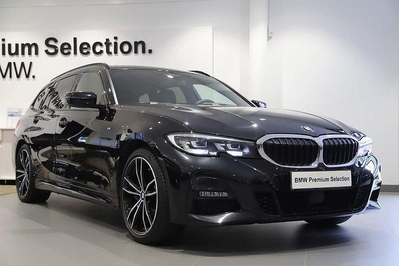 Svart Begagnad 2020 BMW 330e Comfort Edition Kombi | 329 000 kr (Dyr) - Bild 1/3