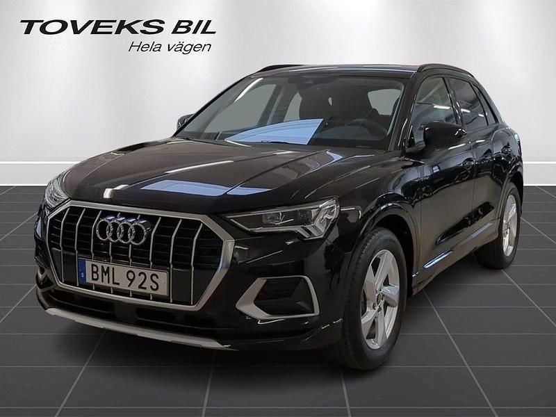 Mytsvart metallic Begagnad 2024 Audi Q3 Advanced Plus SUV | 379 900 kr (Lite dyr) - Bild 1/4