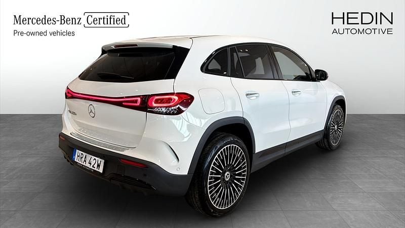 Begagnad Mercedes EQA250+ AMG 139 kW (190 HK) 2023 Vit SUV