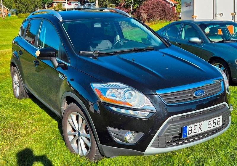 Svart Begagnad 2012 Ford Kuga Titanium SUV | 50 000 kr - Bild 1/4