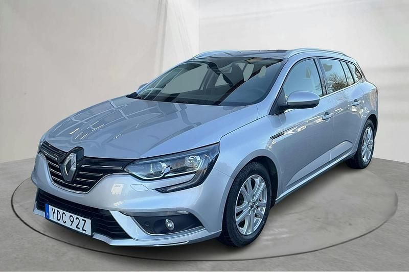 Silver Begagnad 2020 Renault Mégane IV Zen Kombi | 139 000 kr (Bra pris) - Bild 1/4