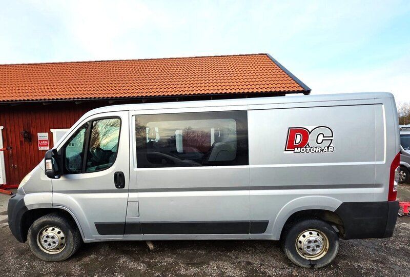 Ljusgrå (grå) Begagnad 2010 Peugeot Boxer Van | 99 900 kr (Lite dyr) - Bild 1/4