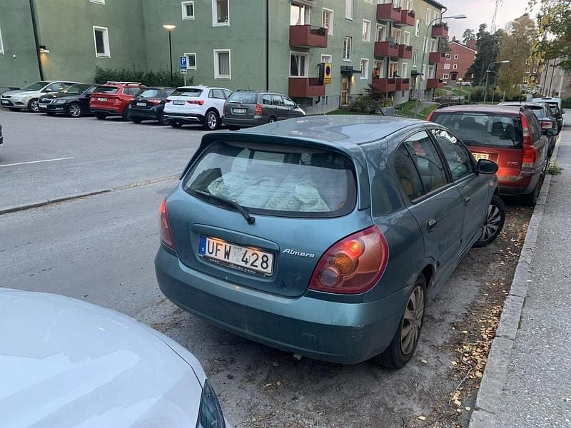 Blå Begagnad 2003 Nissan Almera Halvkombi | 7 000 kr (Superpris) - Bild 1/2