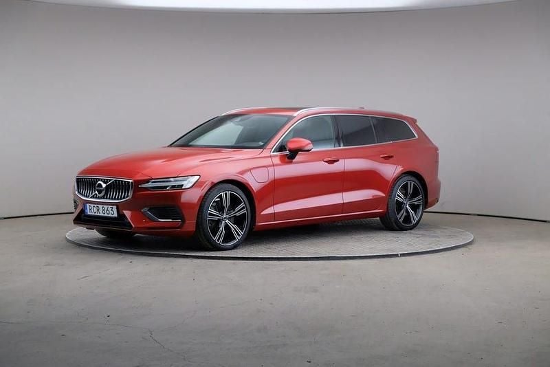 Röd Begagnad 2022 Volvo V60 Inscription Kombi | 305 000 kr (Bra pris) - Bild 1/4