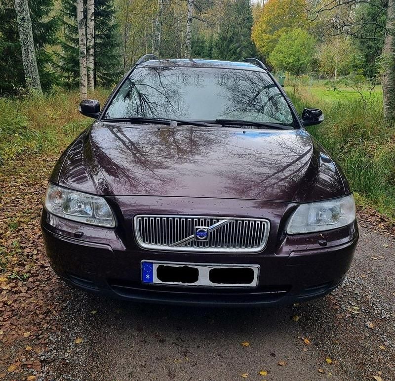 Röd Begagnad 2007 Volvo V70 Kinetic Kombi | 19 500 kr (Bra pris) - Bild 1/4