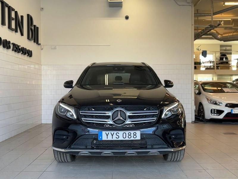 Begagnad Mercedes GLC350 AMG 326 HK (239 kW) 2018 Svart metallic SUV