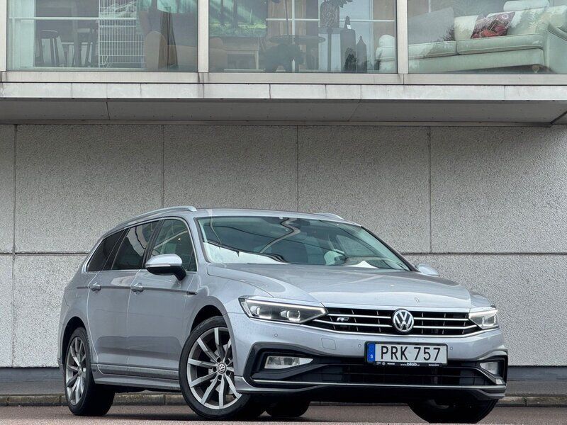 Silver Begagnad 2020 VW Passat GT Kombi | 209 900 kr (Marknadspris) - Bild 1/4