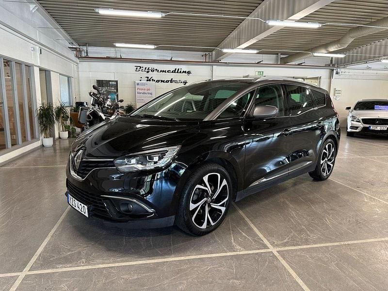 Svart Begagnad 2017 Renault Grand Scénic IV Bose Edition Minibuss | 164 900 kr - Bild 1/4