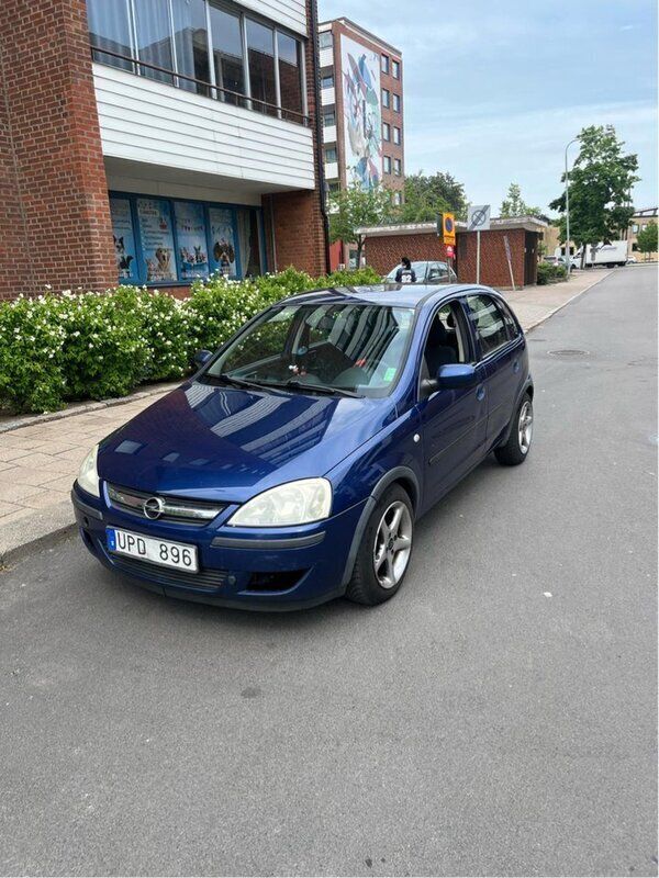 Blå Begagnad 2004 Opel Corsa Halvkombi | 12 500 kr (Bra pris) - Bild 1/4