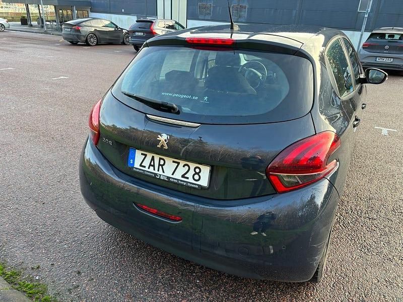 Begagnad Peugeot 208 82 HK (60 kW) 2017 Halvkombi