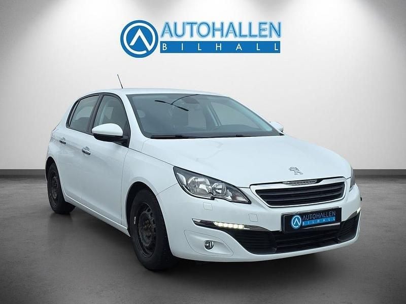 Begagnad Peugeot 308 120 HK (88 kW) 2015 Vit Halvkombi
