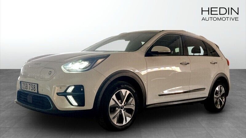 Vit (white) Begagnad 2022 Kia e-Niro 2 SUV | 279 900 kr (Marknadspris) - Bild 1/4
