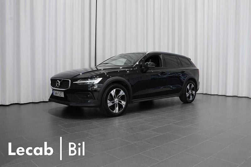 Svart Begagnad 2019 Volvo V60 CC Kombi | 299 500 kr (Marknadspris) - Bild 1/4