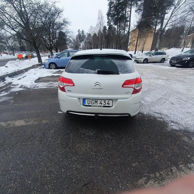 Begagnad Citroën C4 84 HK (61 kW) 2015 Pärlvit