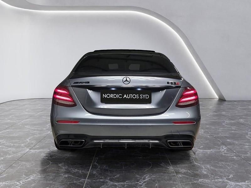 Begagnad Mercedes E63S AMG AMG 612 HK (450 kW) 2018 Grå Sedan