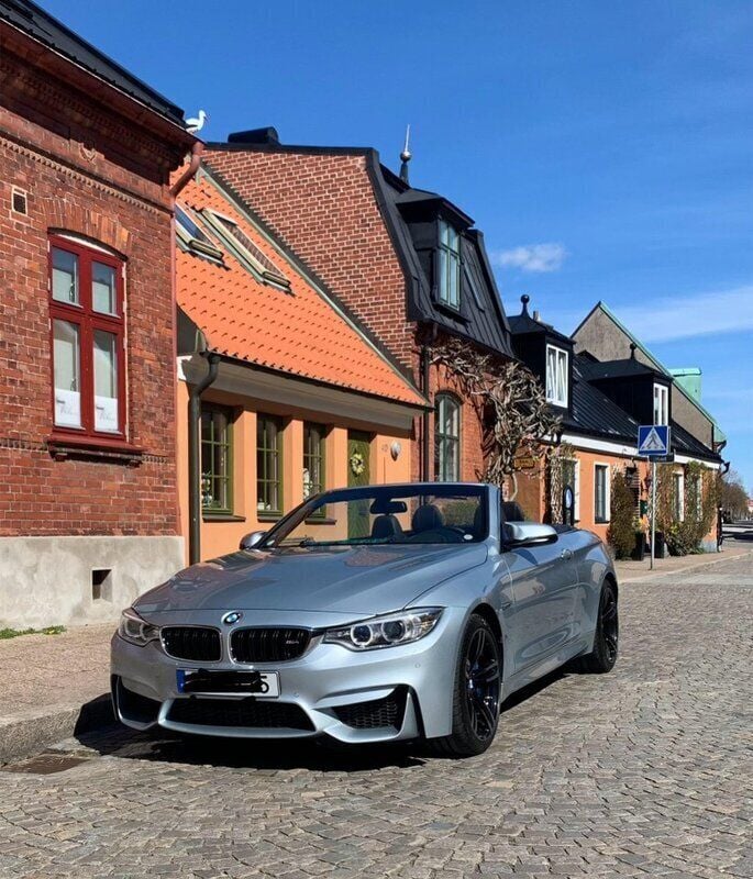 Blå Begagnad 2015 BMW M4 Cabriolet Cab | 513 000 kr (Bra pris) - Bild 1/4