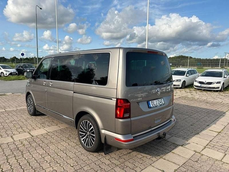Begagnad VW Multivan Highline 199 HK (146 kW) 2020 Ljusbrun Van